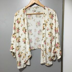 SALE ⚡️3/20⚡️ Forever 21 floral batwing shirt